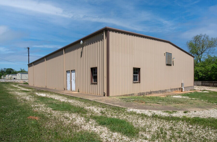 More Photos Of 15503 TX-110, Whitehouse Warehouse For Lease