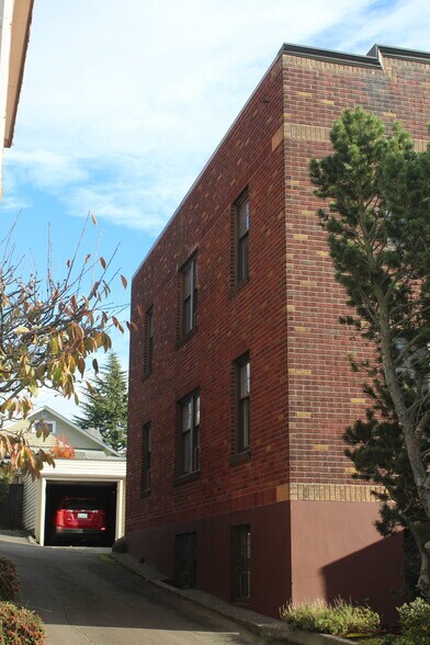 More Photos Of 4212 Phinney Ave, Seattle Apartments For Sale