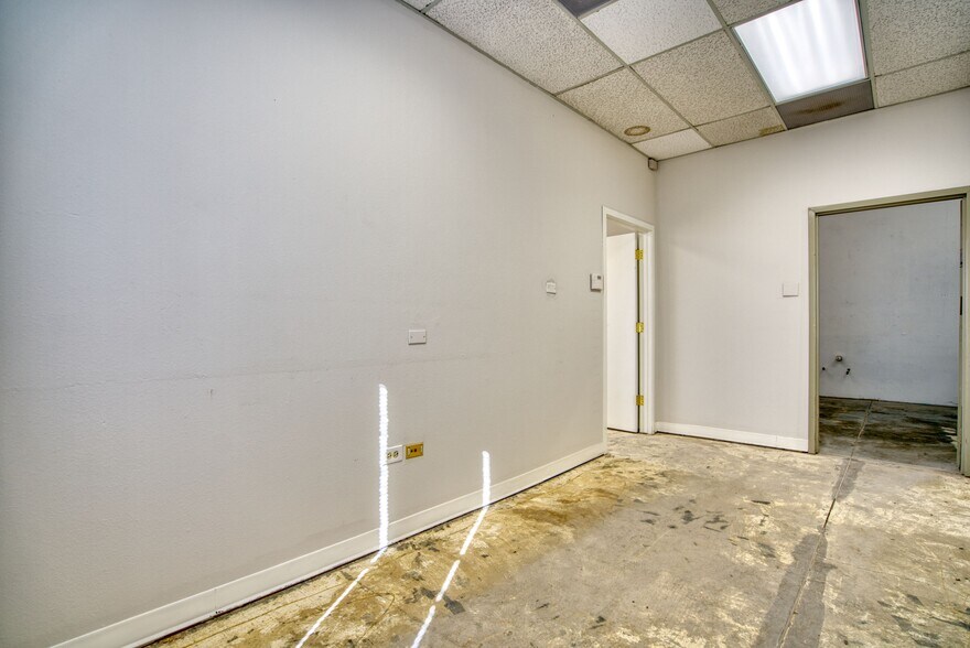 More Photos Of 557 Burbank St, Broomfield Light Distribution For Lease