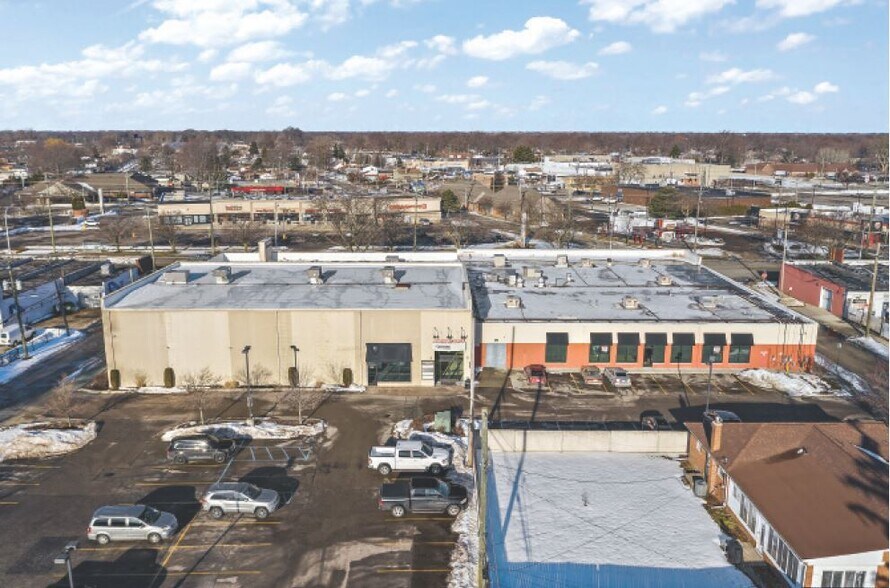 More Photos Of 24000-24060 Harper Ave, Saint Clair Shores General Retail For Lease