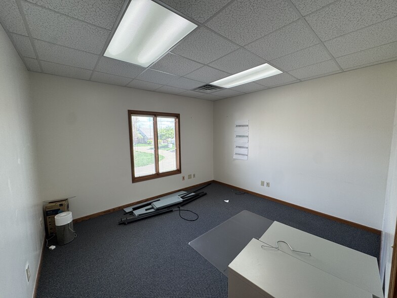 More Photos Of 1985 Eagle Pass, Wooster Office Residential For Sale