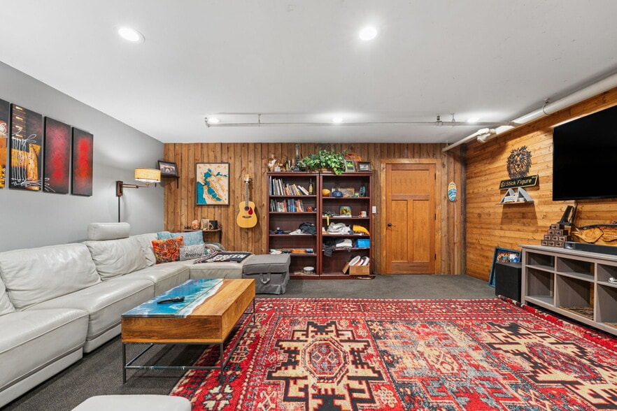 More Photos Of 825-829 27th Ave, Oakland Manufacturing For Sale