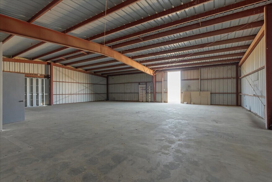 More Photos Of 6288 Curtis Pl, California City Warehouse For Sale