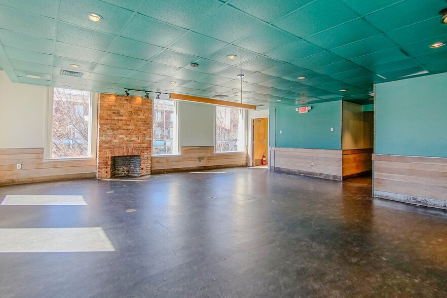 More Photos Of 225 E Broad St, Athens Storefront For Lease