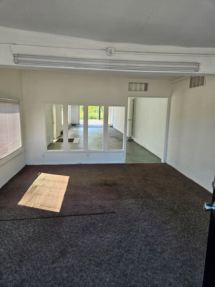 More Photos Of 5290 N. C.R. 25A, Piqua Showroom For Sale