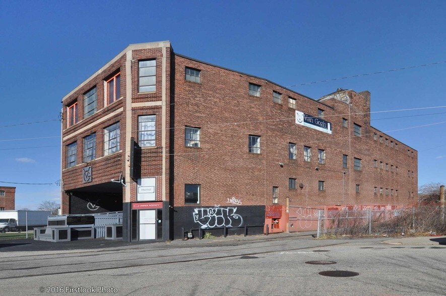 More Photos Of 115 Harris Ave, Providence Showroom For Sale