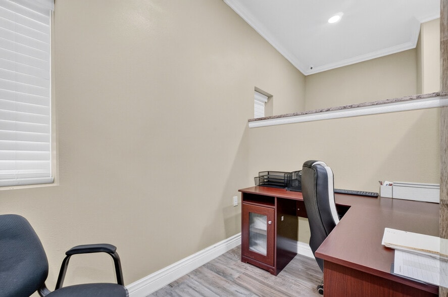 More Photos Of 411 Wein, Odessa Industrial For Sale