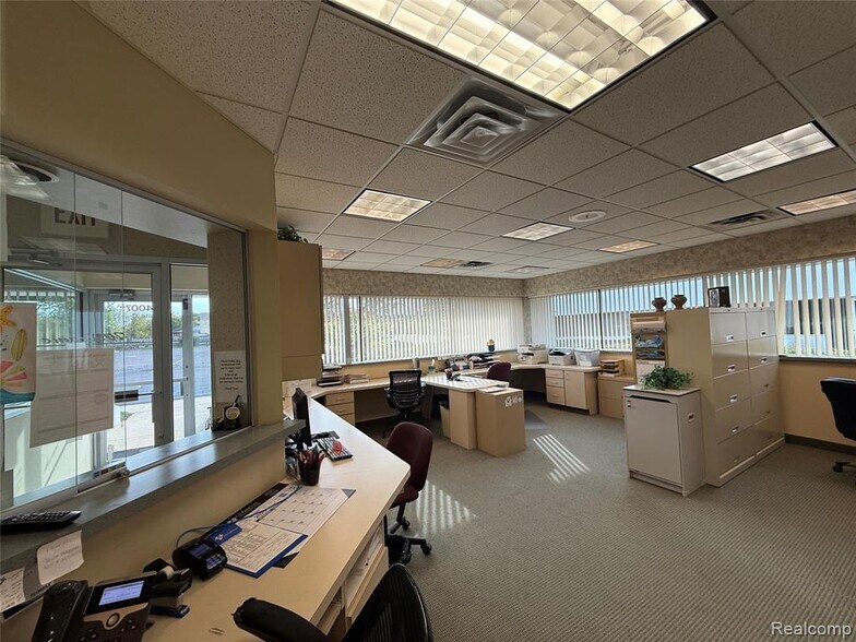 More Photos Of 4007 W Court St, Flint Medical For Sale