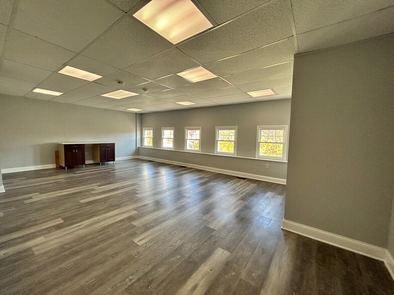 More Photos Of 1101 Ivy Hill Rd, Philadelphia Light Distribution For Lease