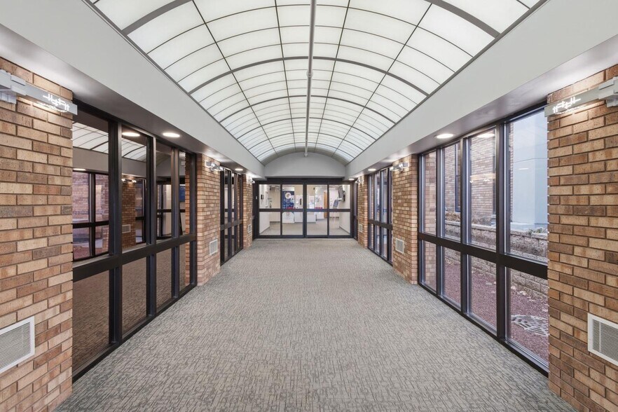 More Photos Of 1111 Delafield St, Waukesha Medical For Lease