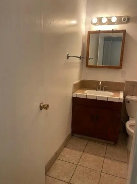 More Photos Of 218 W K St, Los Banos Apartments For Sale