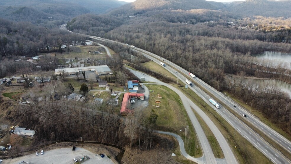 More Photos Of 124 Woods Ave, Caryville Hotel For Sale