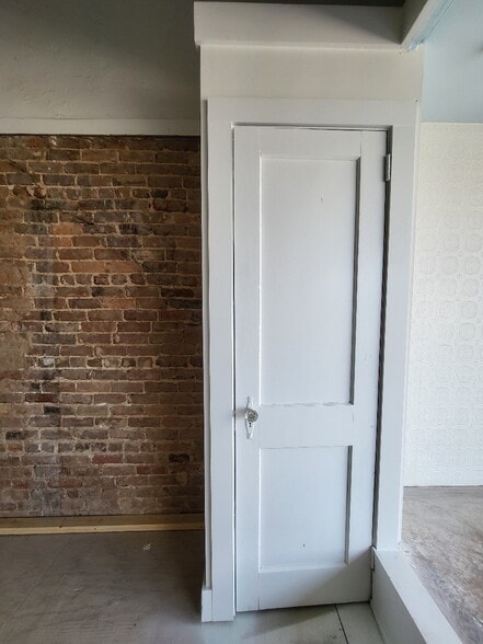 More Photos Of 101-103 W Main St, Manchester Storefront Retail Office For Lease