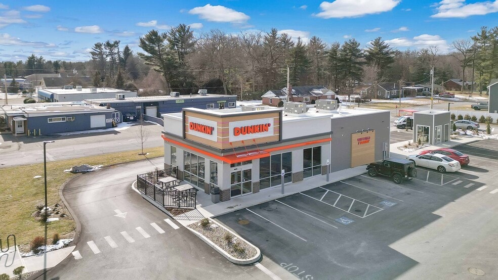 More Photos Of 212 Southampton Rd, Westfield Freestanding For Lease