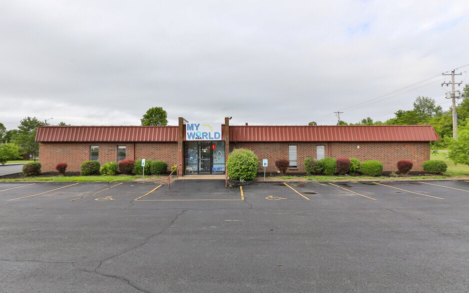 More Photos Of 500 W Daniels St, Ozark Office For Sale