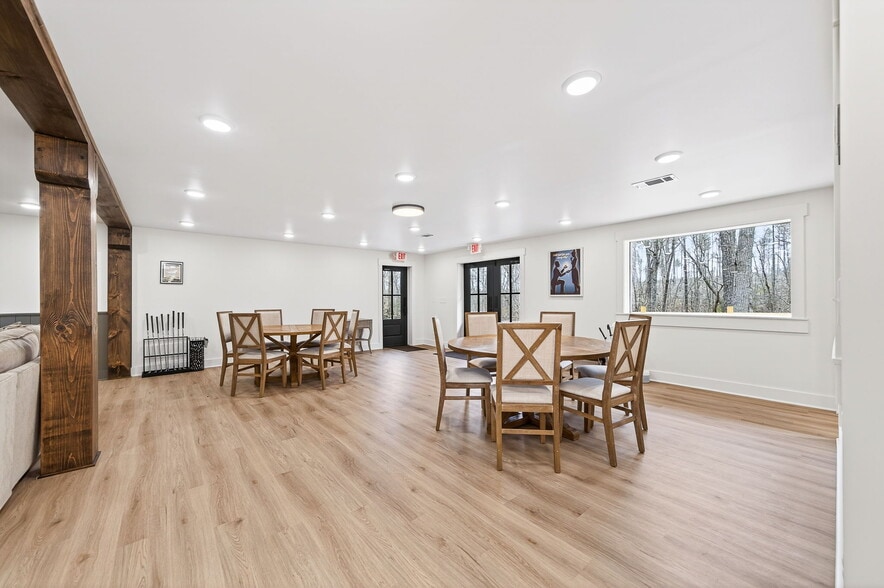 More Photos Of 1249 Gulf Rd, Spencer Golf Course Driving Range For Sale