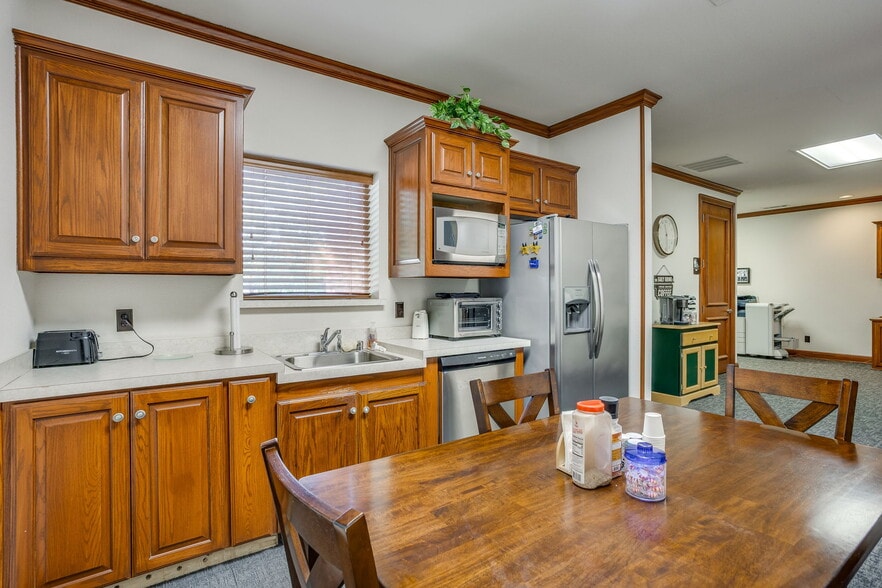 More Photos Of 4201 Gateway Dr, Colleyville Office For Sale