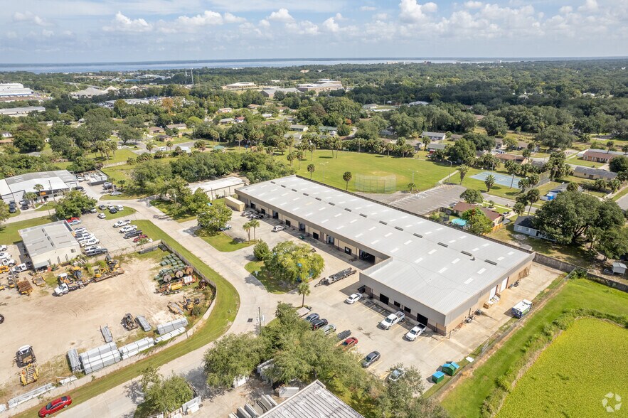 More Photos Of 119 Commerce Way, Sanford Warehouse For Lease