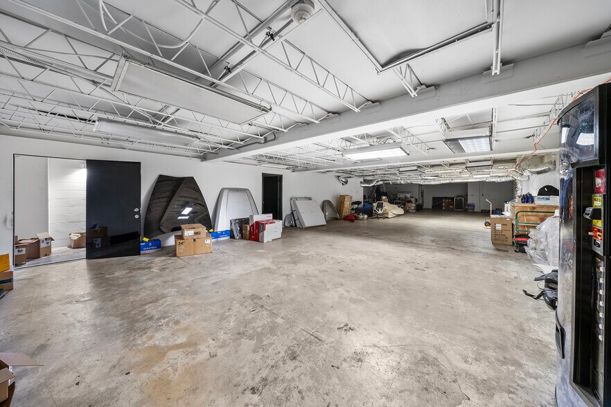 More Photos Of 8700 NW 7th Ave, Miami Warehouse For Sale