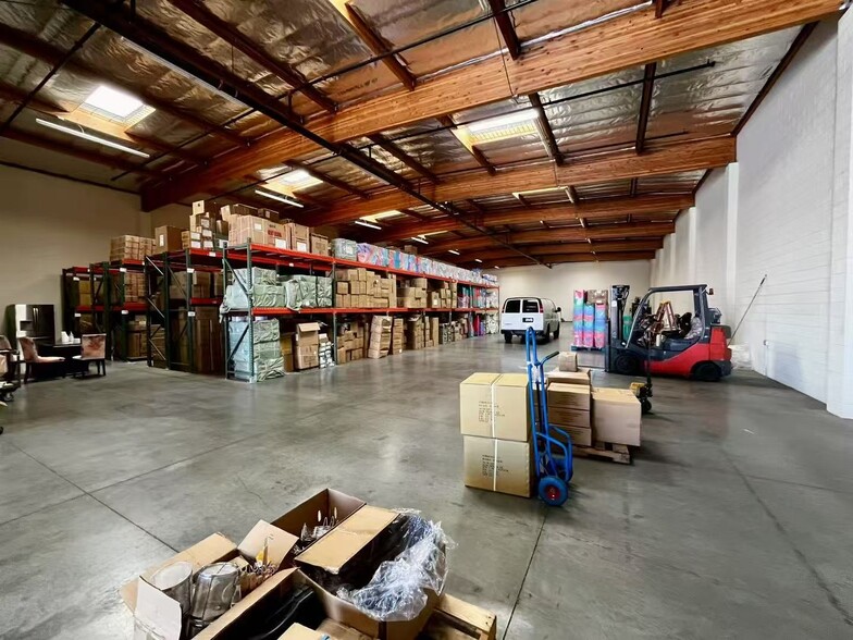 More Photos Of 181 S E St, San Bernardino Showroom For Sale