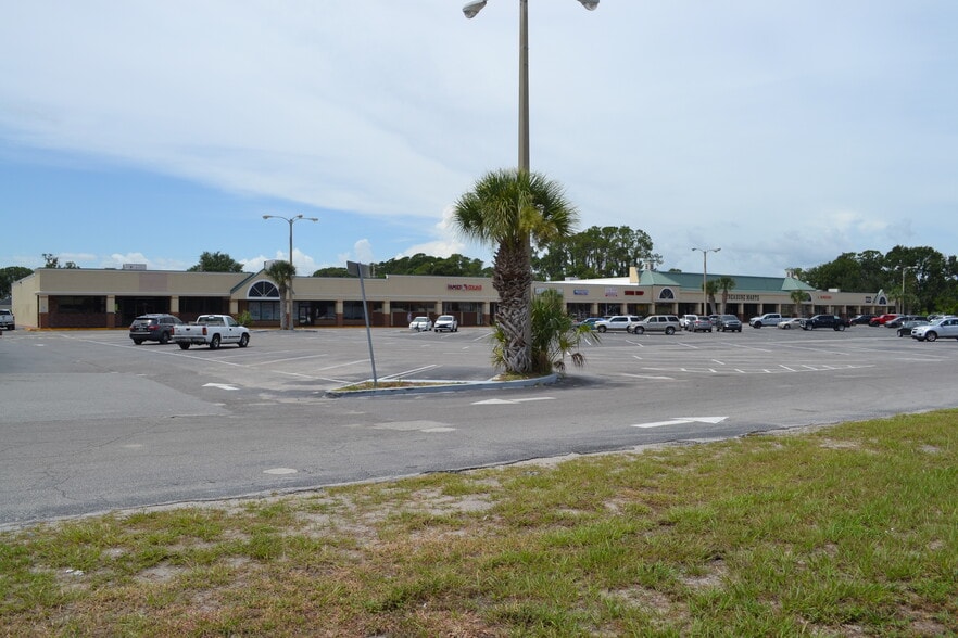 More Photos Of 2700-2738 W Old Highway 441, Mount Dora Storefront Retail Office For Sale