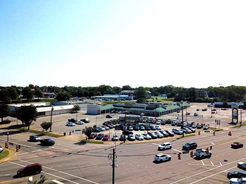 More Photos Of 115-123 SE Broad St, Murfreesboro Unknown For Lease