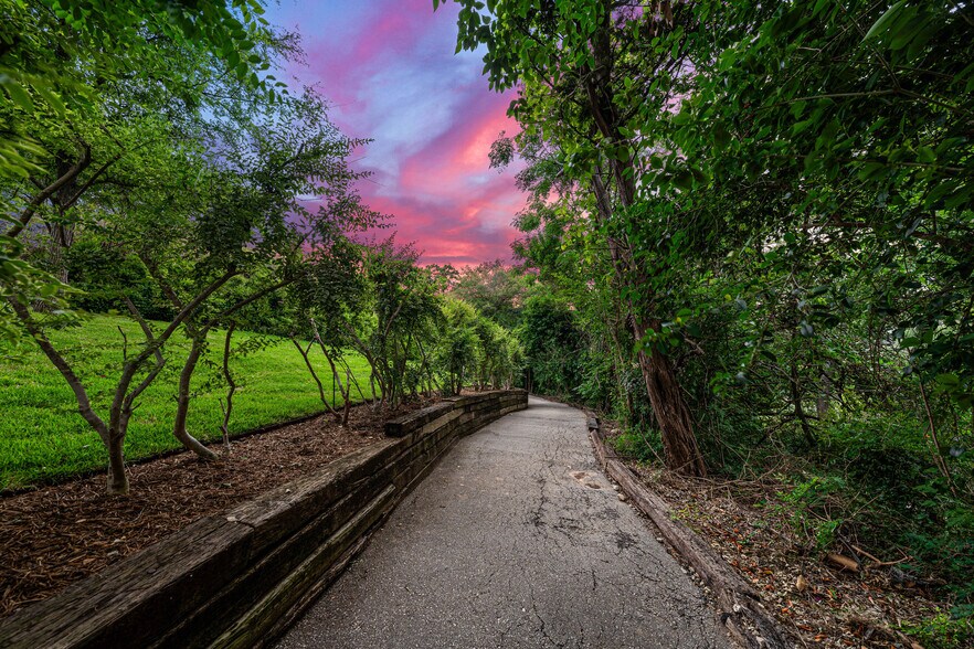 More Photos Of The Enclave, Waco Land For Sale