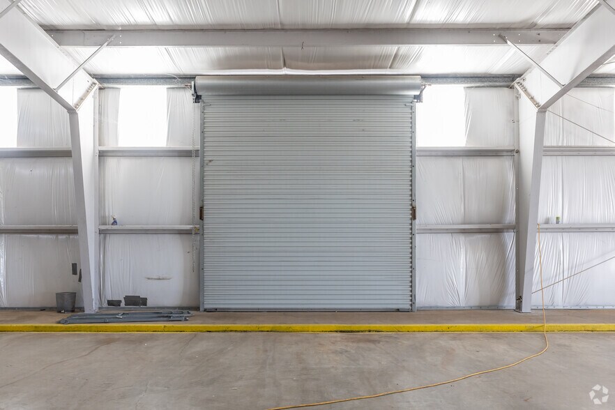 More Photos Of 13523 Conklin Ln, Houston Warehouse For Lease