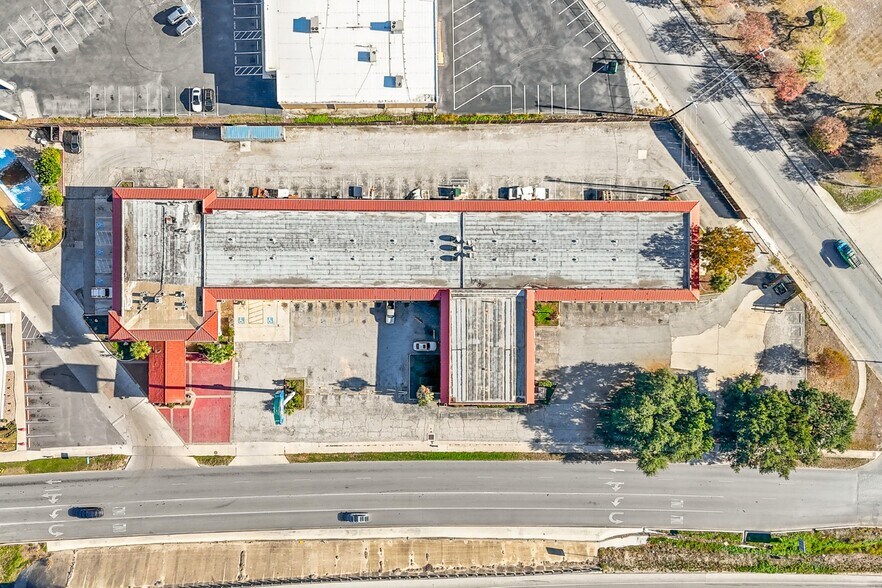 More Photos Of 7202 S Pan Am Expy, San Antonio Hotel For Sale