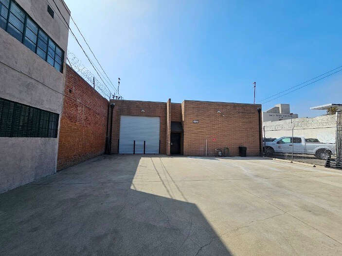 Primary Photo Of 804 E 18th St, Los Angeles Warehouse For Lease