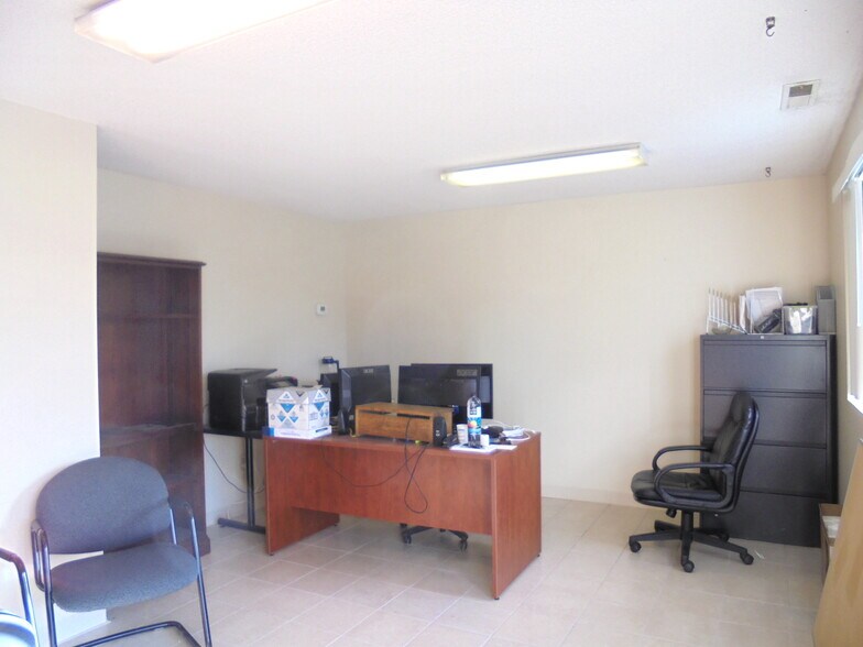 More Photos Of 256 Main St, East Windsor Research And Development For Sale