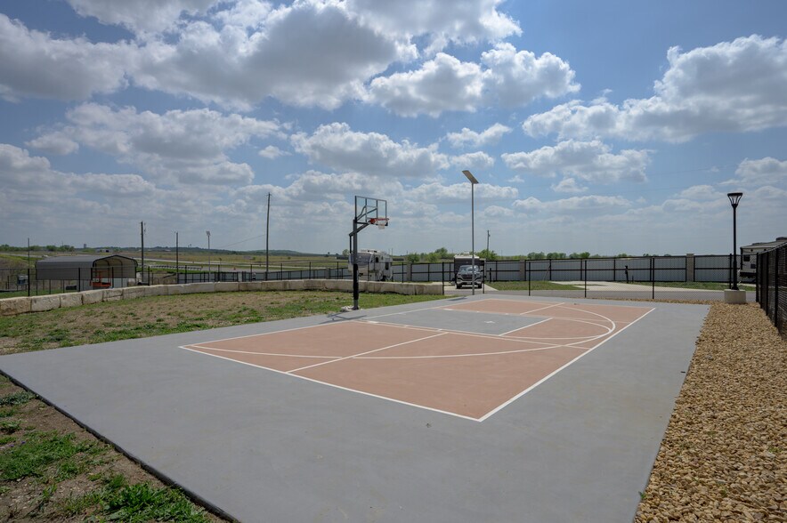 More Photos Of 9630 E US Highway 190, Rogers Trailer Camper Park For Sale