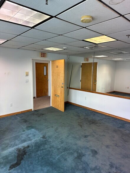 More Photos Of 152 Lynnway, Lynn Office For Sale