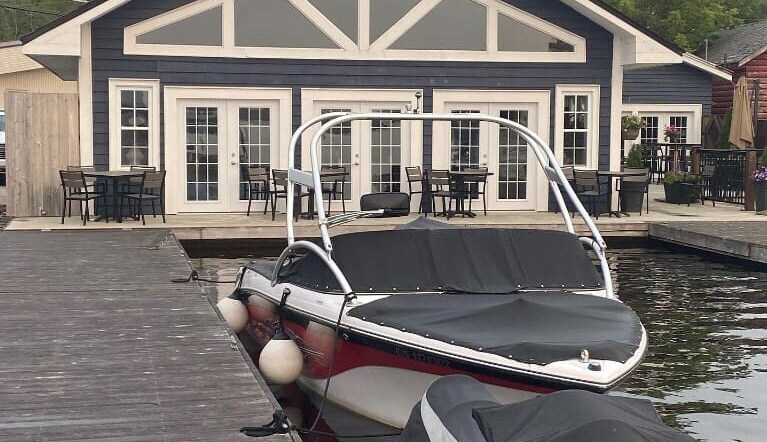 More Photos Of 72 James St, Parry Sound Hotel For Sale