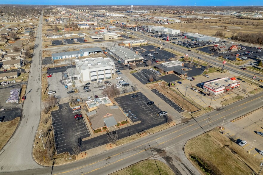 More Photos Of 2915 E 24th St, Joplin Restaurant For Sale