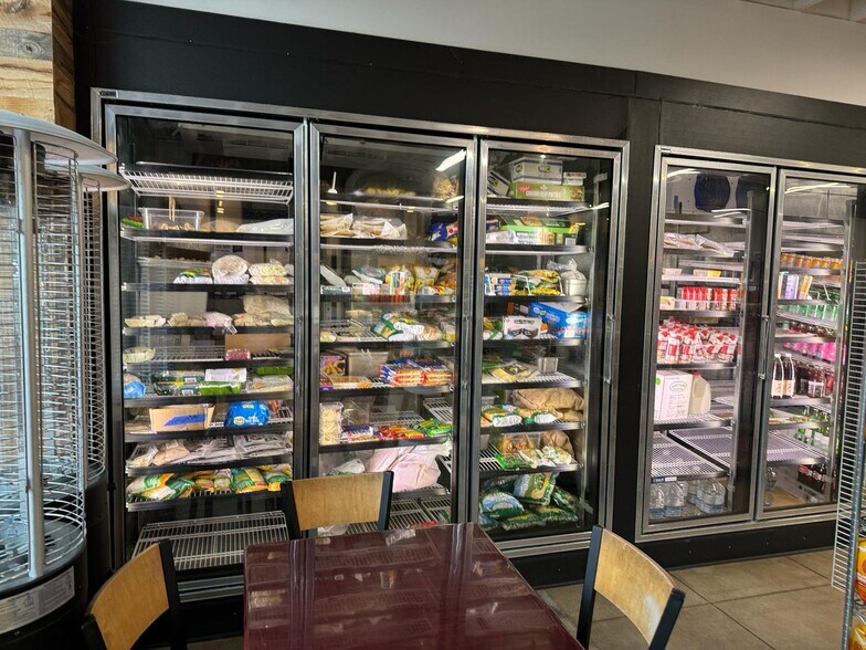 More Photos Of 2305 Ocean Park Blvd, Santa Monica Restaurant For Sale