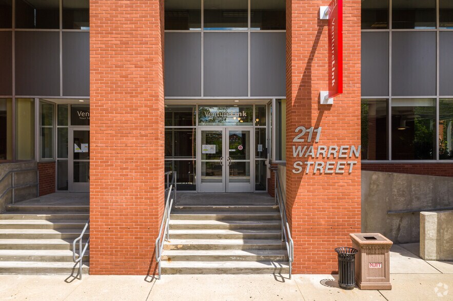 More Photos Of 211 Warren St, Newark Office For Lease