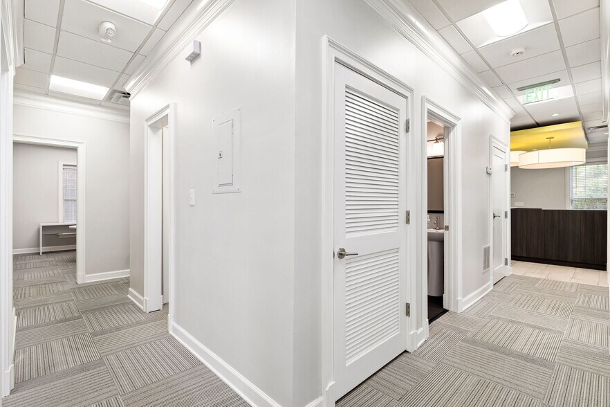 More Photos Of 5064 Roswell Rd, Atlanta Office Residential For Sale