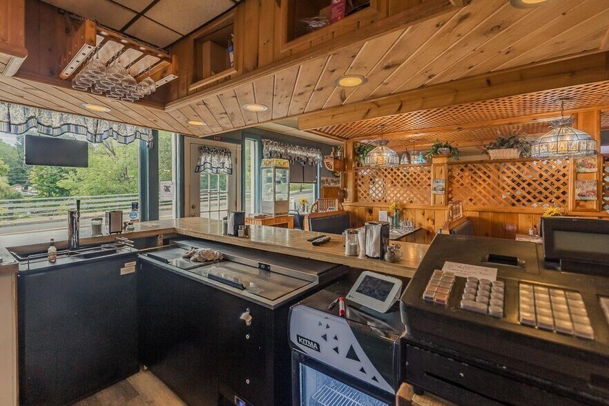 More Photos Of 1 William St, Hagaman Restaurant For Sale