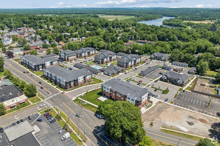More Photos Of 2418 Main St, Rocky Hill Apartments For Lease