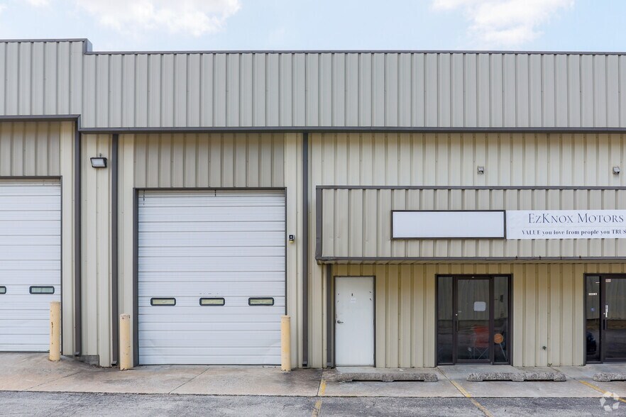 More Photos Of 6549 E 46th St, Tulsa Warehouse For Lease