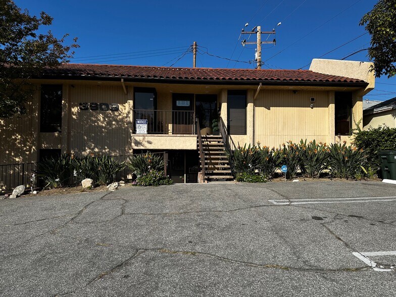 Primary Photo Of 3909 Ocean View Blvd, Montrose Medical For Lease