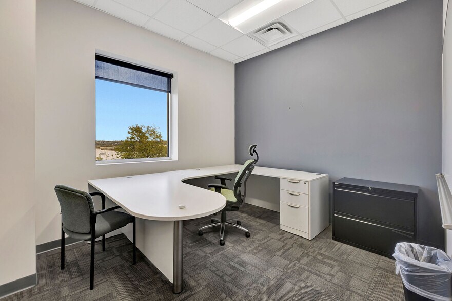 More Photos Of 4400 Port Union Rd, West Chester Light Distribution For Lease