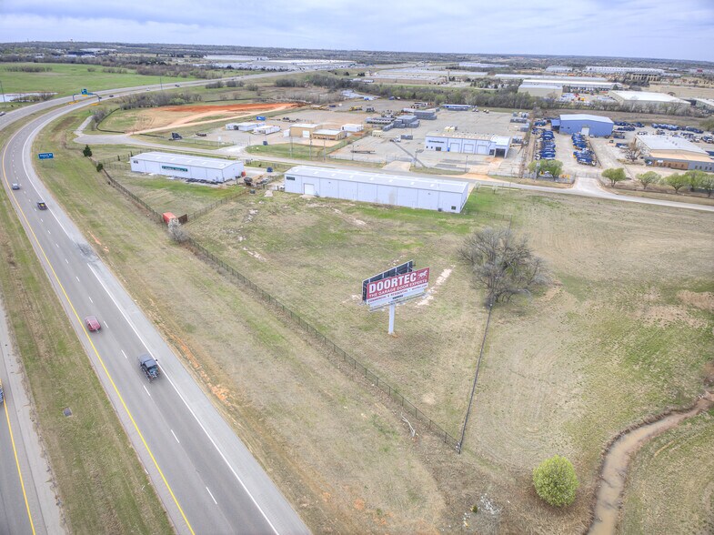 More Photos Of 4900 S Rockwell St, Oklahoma City Warehouse For Lease