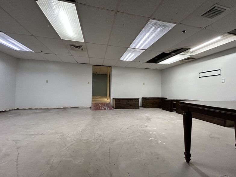 More Photos Of 2055 Liberty St, Hollywood Service For Sale