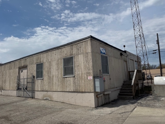 More Photos Of Lincoln highway, La Porte Warehouse For Lease