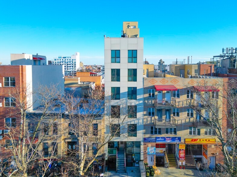 More Photos Of 5811 6th Ave, Brooklyn Office For Sale