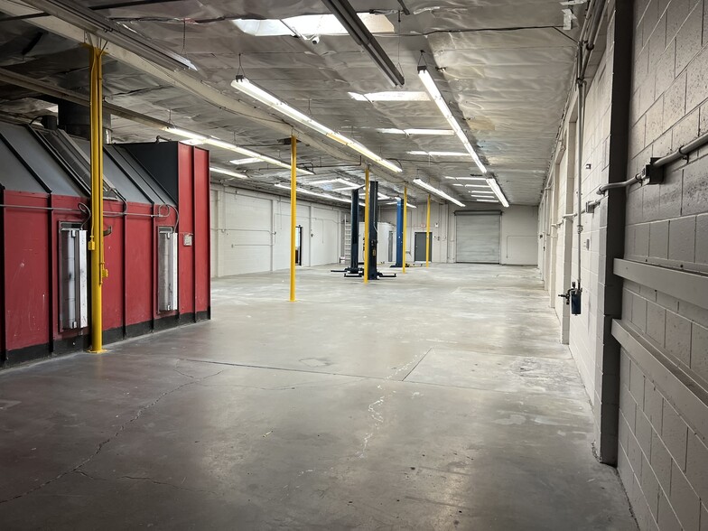 More Photos Of 500 S Raymond Ave, Fullerton Warehouse For Lease