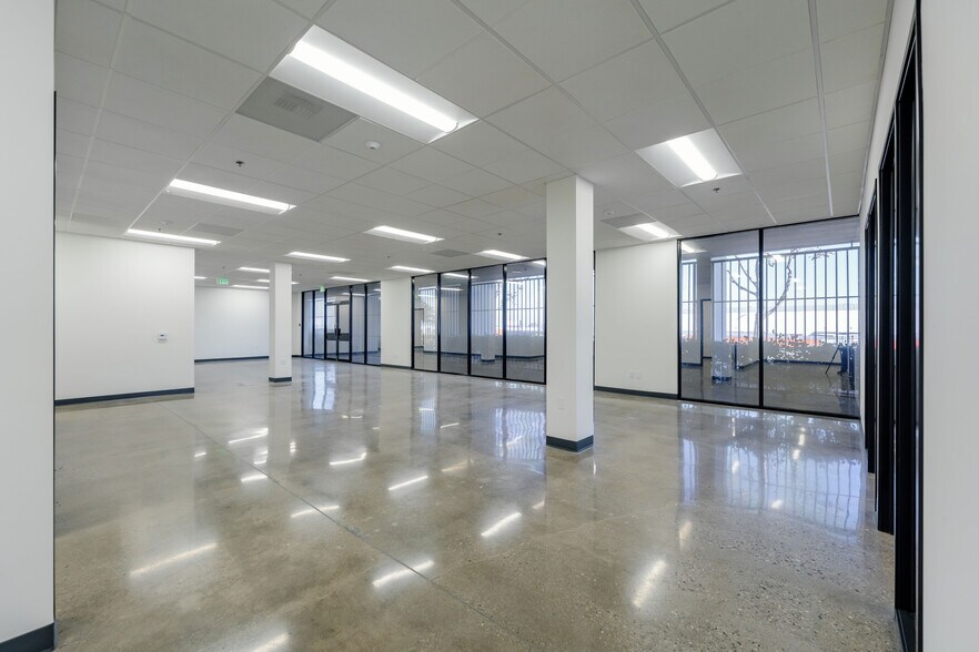 More Photos Of 800 W Artesia Blvd, Compton Warehouse For Lease