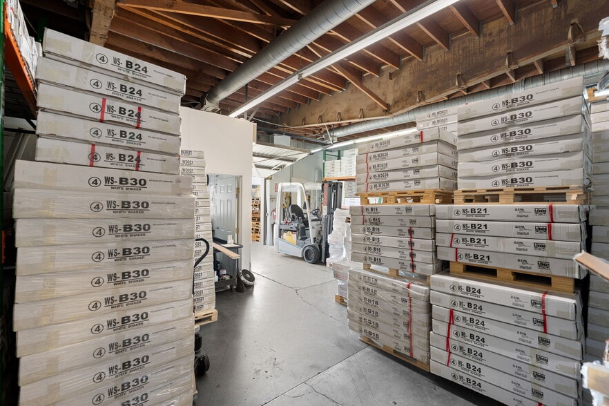More Photos Of 127-129 S 8th Ave, La Puente Warehouse For Sale